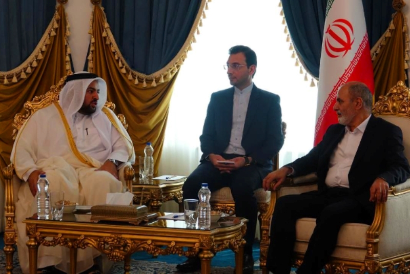 أمين المجلس الأعلى للأمن القومي الإيراني يستلم رسالة من رئيس وزراء قطر
