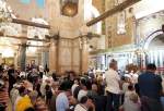 آلاف المواطنين الفلسطينيين يؤدون صلاة الفجر العظيم في المسجد الأقصى المبارك