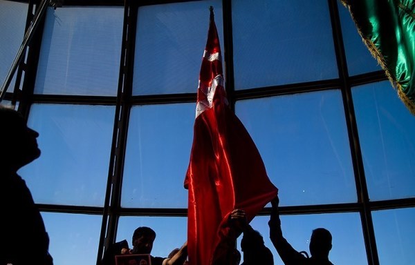 Imam Hussein flags hoisted in Milat Tower, Tehran (photo)  