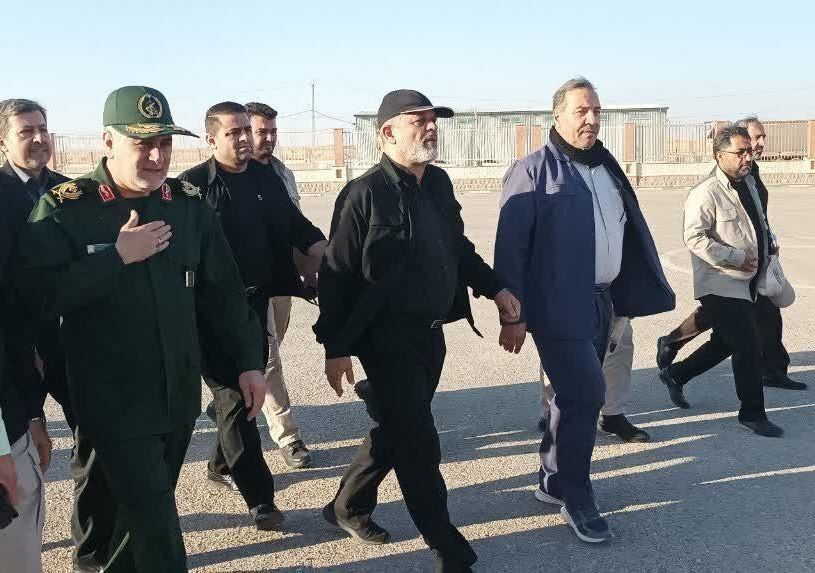 وزير الداخلية يتفقد عملية تقديم الخدمات للزوار بمنفذ مهران الحدودي