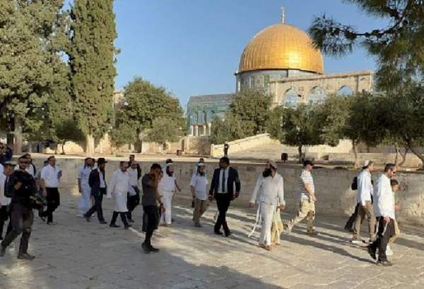Israeli settlers defile al-Aqsa Mosque in new raid