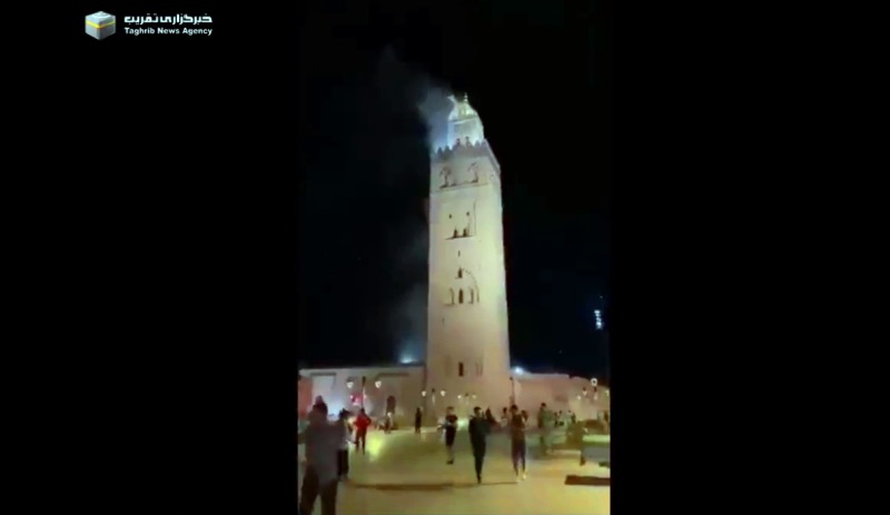 مناره مسجد الکتیبه مراکش در لحظه وقوع زلزله  