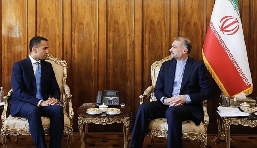 وزير الخارجية الإيرانية يلتقي ممثل الاتحاد الأوروبي