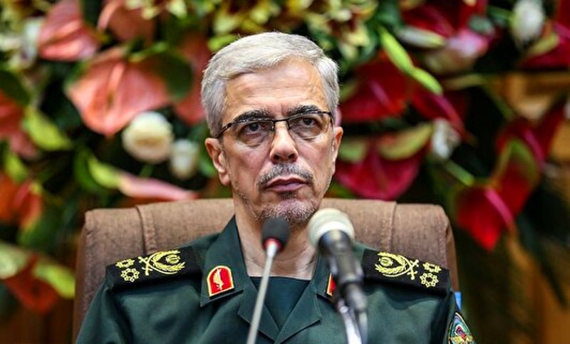 رئيس هيئة الاركان العام للقوات المسلحة : ايران تمد يد الصداقة والاخوة الى دول الجوار