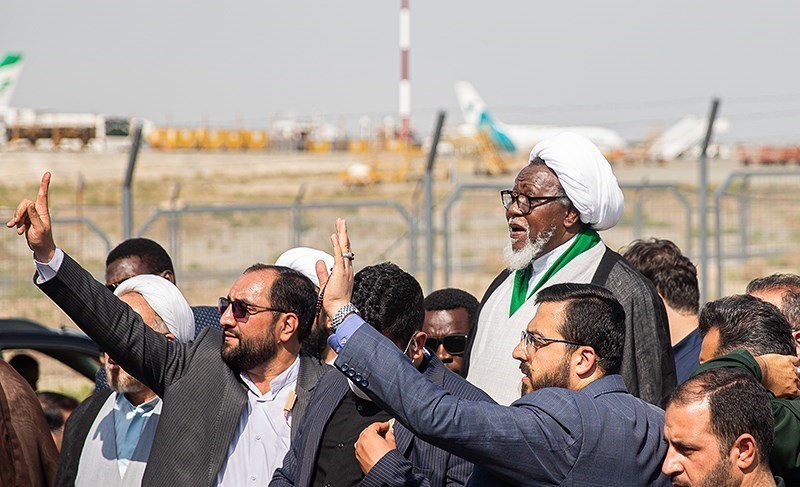 تقرير مصور .. رئيس الحركة الاسلامية في نيجيريا يصل الى  ايران  