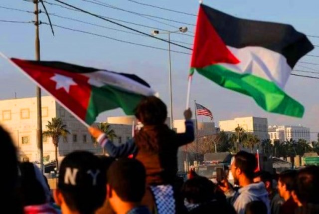 اعتصام أمام السفارة الأميركية في عمّان احتجاجا على العدوان ضد غزة