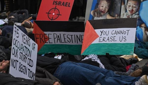 Pro-Palestine sit-in held in Edmonton (photo)  <img src="/images/picture_icon.png" width="13" height="13" border="0" align="top">