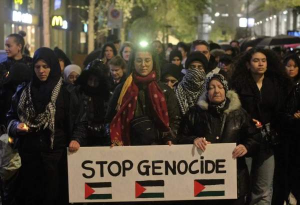Dutch mothers in Netherlands march for killed children in Gaza Strip