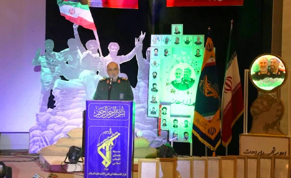 القائد العام لقوّات حرس الثورة الإيرانية اللواء حسين سلامي خلال مؤتمر الوحدة والأمن في إيران