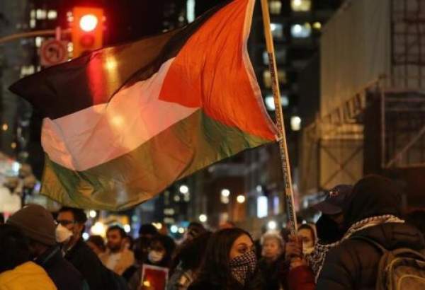 People in Canada hold candle lit vigil for Palestinians killed in Israeli strike (photo)  