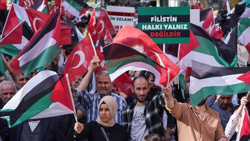 مردم ترکیه در اعلام همبستگی با نوار غزه تظاهرات می‌کنند