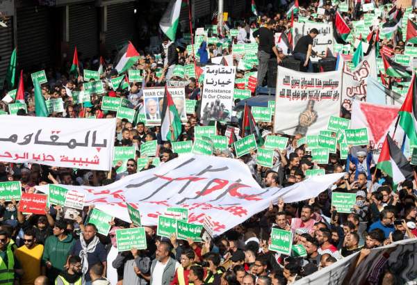 عمان کے عوام کا فلسطین کی حمایت میں مظاہرے  