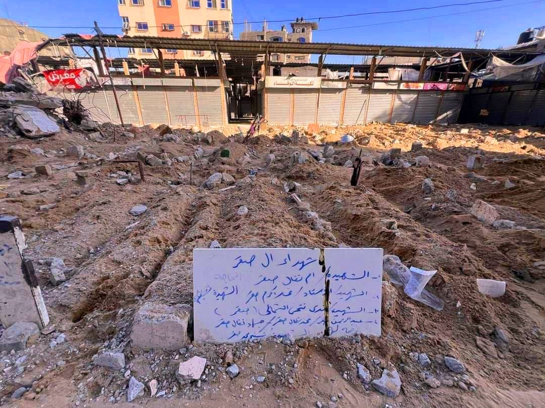 تقرير مصور ..  مقابر جماعية في سوق جباليا شمال قطاع غزة