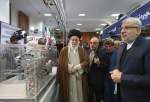 Leader visits exhibition of Iranian indigenous products