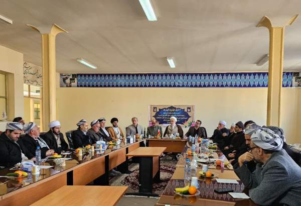 نشست طلاب و روحانیون شهرستان سقز پیرامون انتخابات  