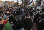 تجمع در مقابل سفارت اسرائیل در واشنگتن در اعتراض به خودسوزی خلبان آمریکایی