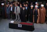 رہبر انقلاب اسلامی نے پیر کی صبح آيت اللہ امام کاشانی کی نماز جنازہ پڑھائی