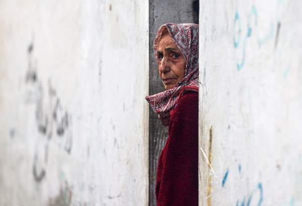 a Palestinian women sheltering inside Abu Yousef Al Najjar hospital in Rafah, south of Gaza. (AFP image)