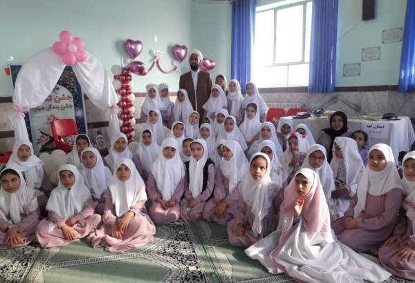 جشن تکلیف دبستان دخترانه رابعه شهرستان گنبد کاووس  