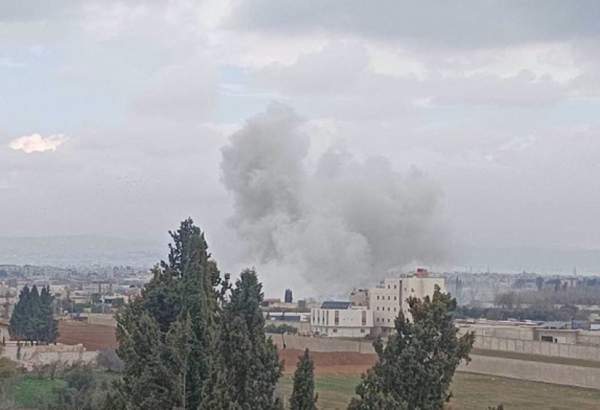 Israel strikes Syrian army positions near capital Damascus