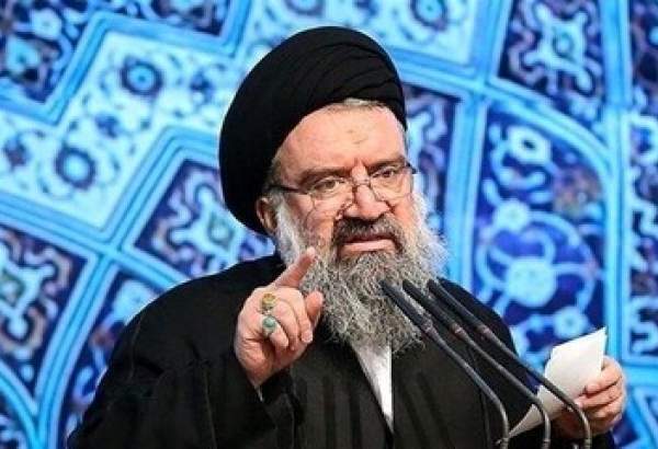 خطيب جمعة طهران : الكيان الصهيوني لا يستطيع ان يهزم المقاومة