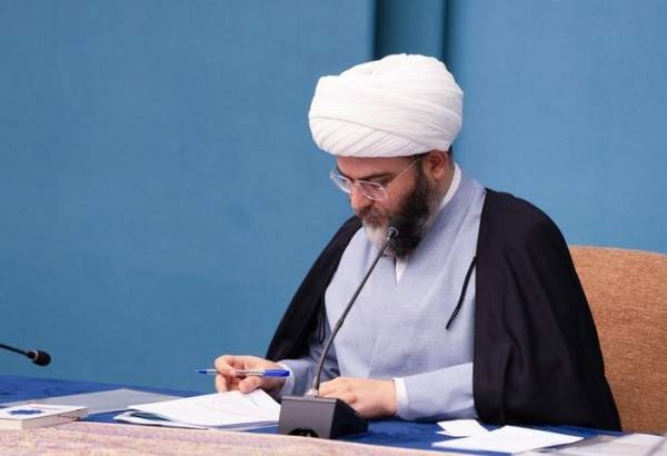 Qomi écrit une lettre aux récitants du Coran du monde entier à l