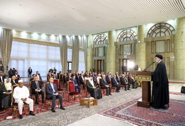 دیدار سفرا و کارداران کشورهای اسلامی با رئیس جمهور  