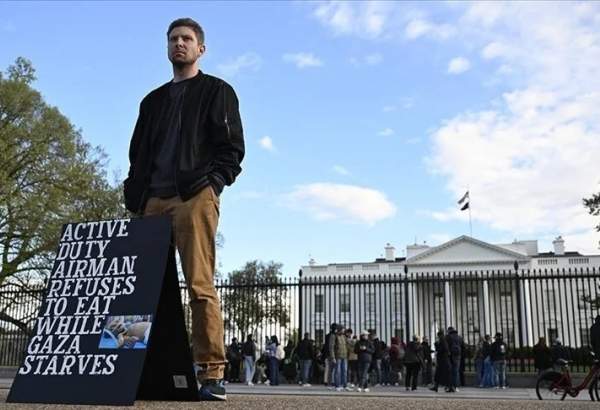 ششمین روز از اعتصاب غذای سرباز آمریکایی در برابر کاخ سفید