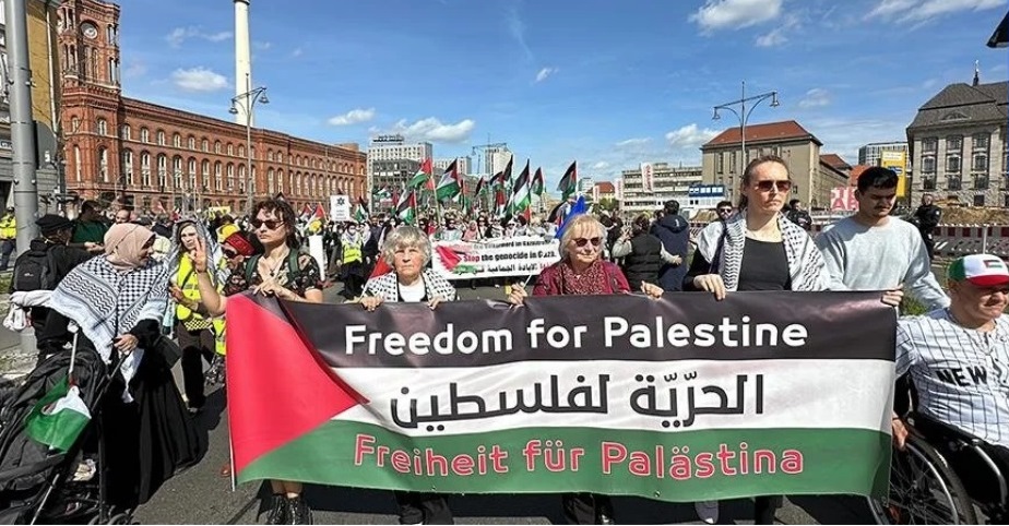 ألمانيا .. مئات المتظاهرين يهتفون لوقف "الإبادة" بغزة