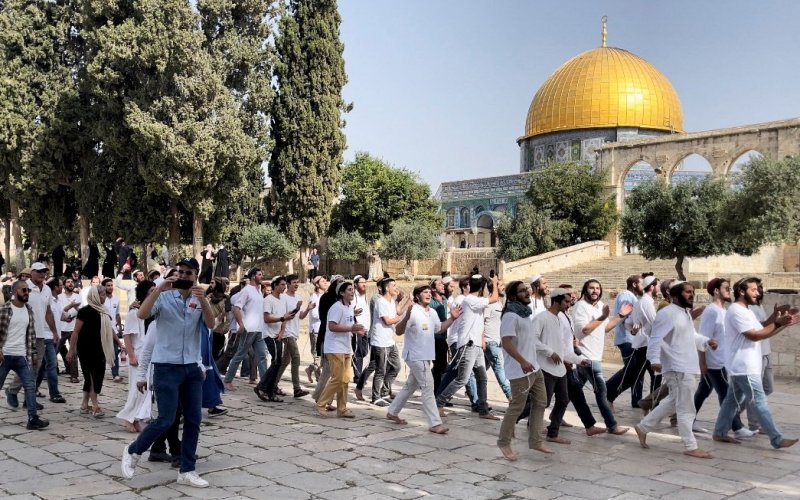 مئات المستوطنين يقتحمون المسجد الأقصى في ثاني أيام "الفصح اليهودي"