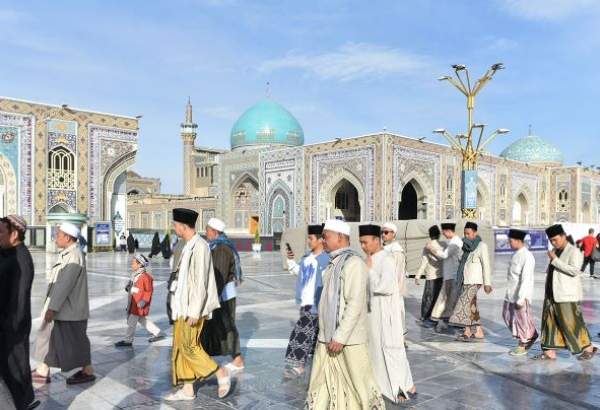 Indonesian pilgrims visit Imam Reza shrine in Mashhad, Iran (photo)  <img src="/images/picture_icon.png" width="13" height="13" border="0" align="top">