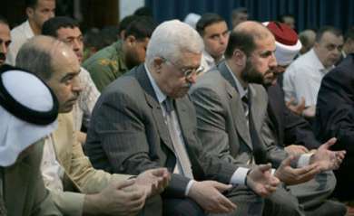حماس تحذر من الحرب الدينية ضد الدین و المقدسات
