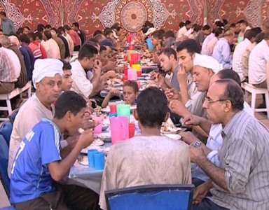 الحكومة والأحزاب المصرية في ماراثون حقيبة "إفطار رمضان"