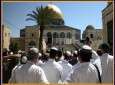يهود يتجولون في القدس بحرية مطلقة