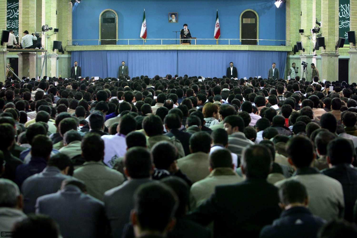 رهبر انقلاب اسلامی، در دیدار با دانش‌آموزان-11