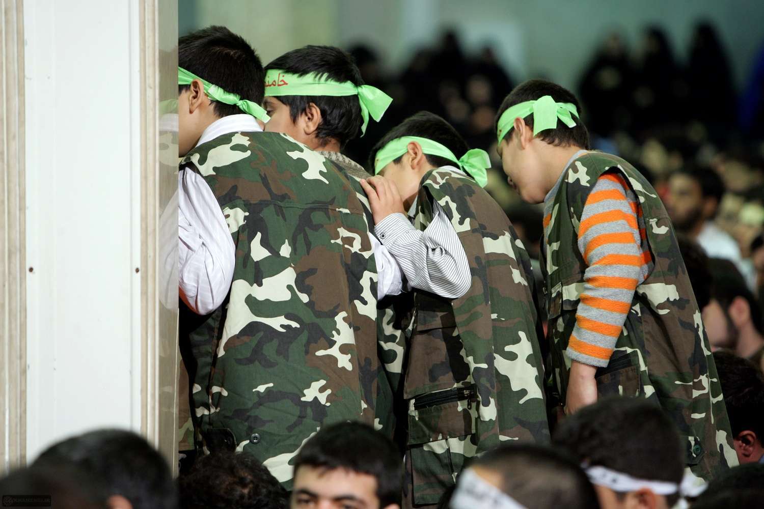 رهبر انقلاب اسلامی، در دیدار با دانش‌آموزان-13
