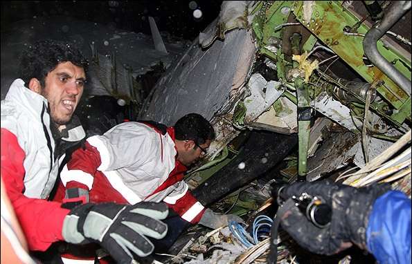 Plane crash in northeastern city of Uroumiyeh leaves at least 77 dead and 33 injured (Photo)  