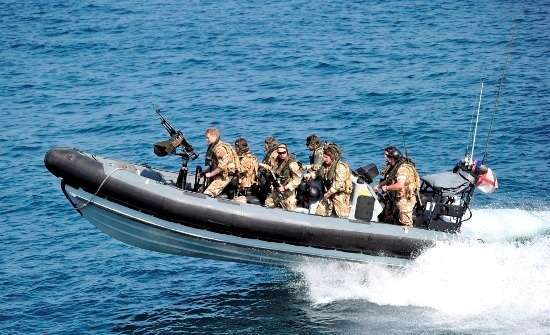 نیروهای دریایی انگلستان در حمله به سواحل لیبی