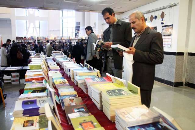 نمایشگاه بزرگ کتاب اقلیم کردستان عراق در سنندج افتتاح شد