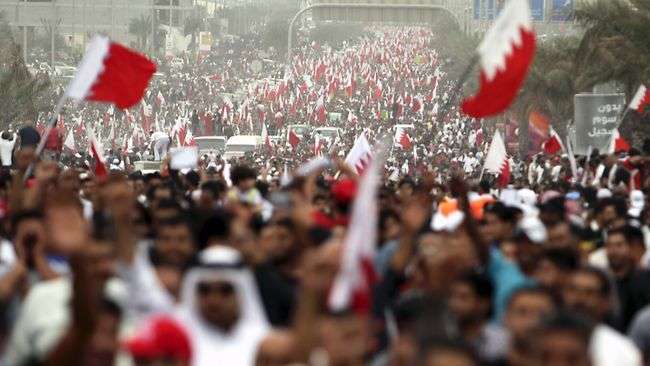 Thousands of Bahrainis hold fresh anti-regime rally