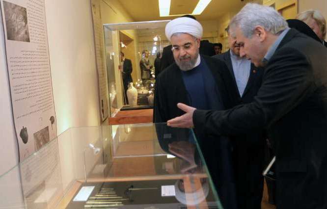 نمایش اشیاء و آثار تمدن اسلامی ایرانی می تواند ایران هراسی را از بین ببرد