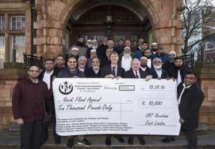 کمک ۱۰ هزار یورویی مسلمانان نیوهام لندن به سیل‌ زدگان