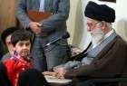 Leader visits families of Iranian attained martyrdom in Syria (Photo)  <img src="/images/picture_icon.png" width="13" height="13" border="0" align="top">