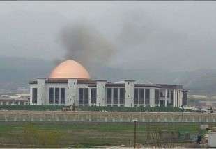 مبنى البرلمان في كابول يتعرض لقصف صاروخي