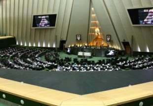 مجلس الشوری الاسلامي يصوت علی تعزيز القدرات الصاروخية الايرانية