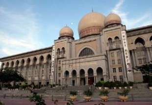 دو زن مالزیایی نخستین بار قاضی دادگاه شریعت شدند