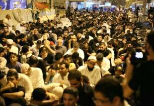 بحرین: شیخ عیسی قاسم کے گھر کے سامنے عوام کے حکومت مخالف مظاہرے  