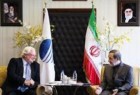 ولايتي: إيران تسعى إلى حل أزمات المنطقة عبر الطرق السلمية