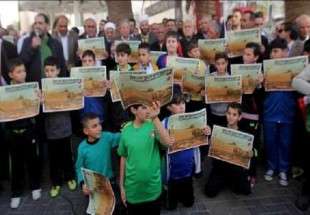 تجمع مردم شهر نابلس در اعتراض به ممانعت از پخش اذان در بیت المقدس