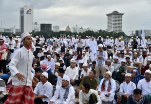 تظاهرات گسترده مسلمانان اندونزی علیه فرماندار جاکارتا